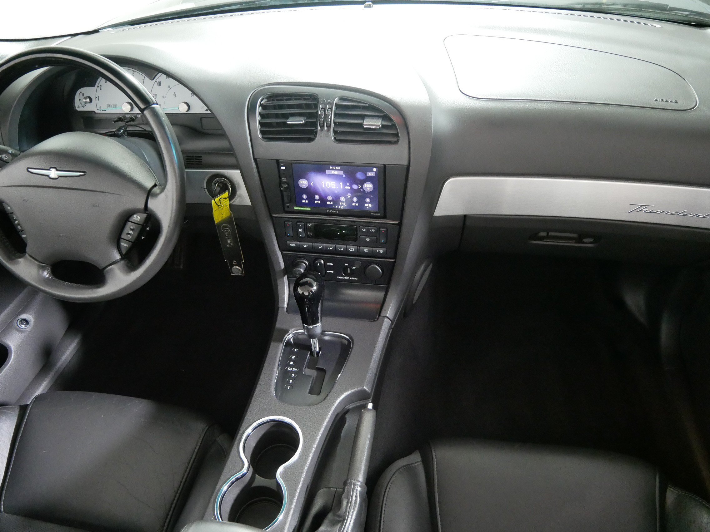Used 2002 Ford Thunderbird RWD image 10