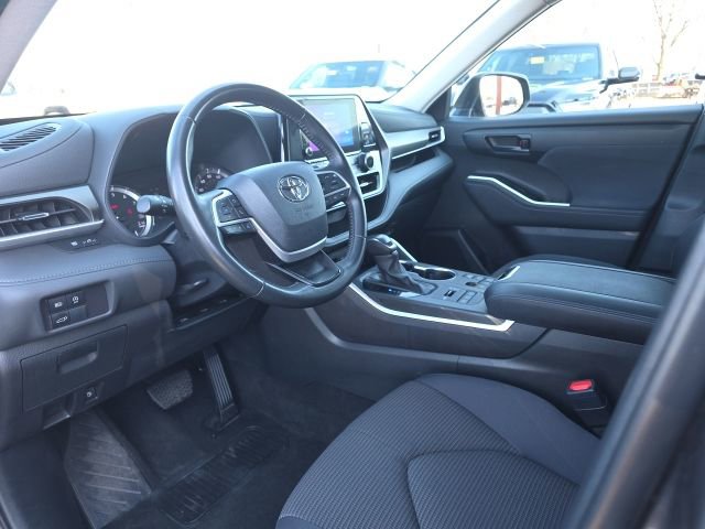 Certified 2024 Toyota Highlander LE image 7