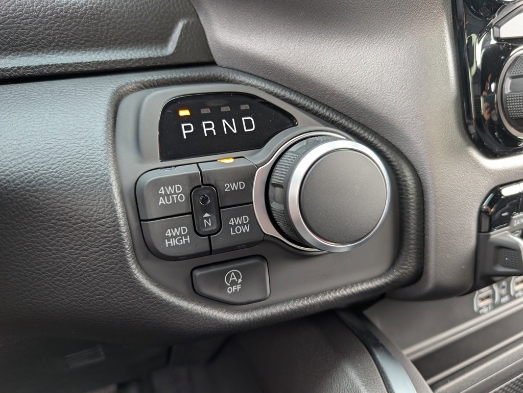 New 2026 RAM 1500 4x4 Crew Cab image 30