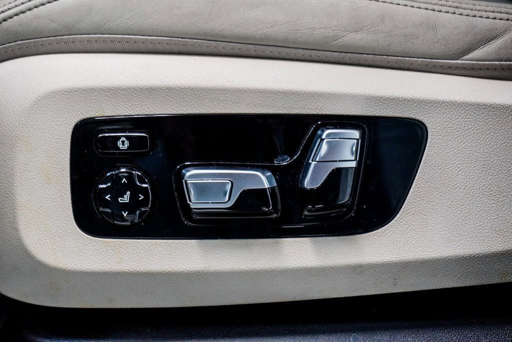 Used 2020 BMW X5 M50i w/ Premium Package image 19