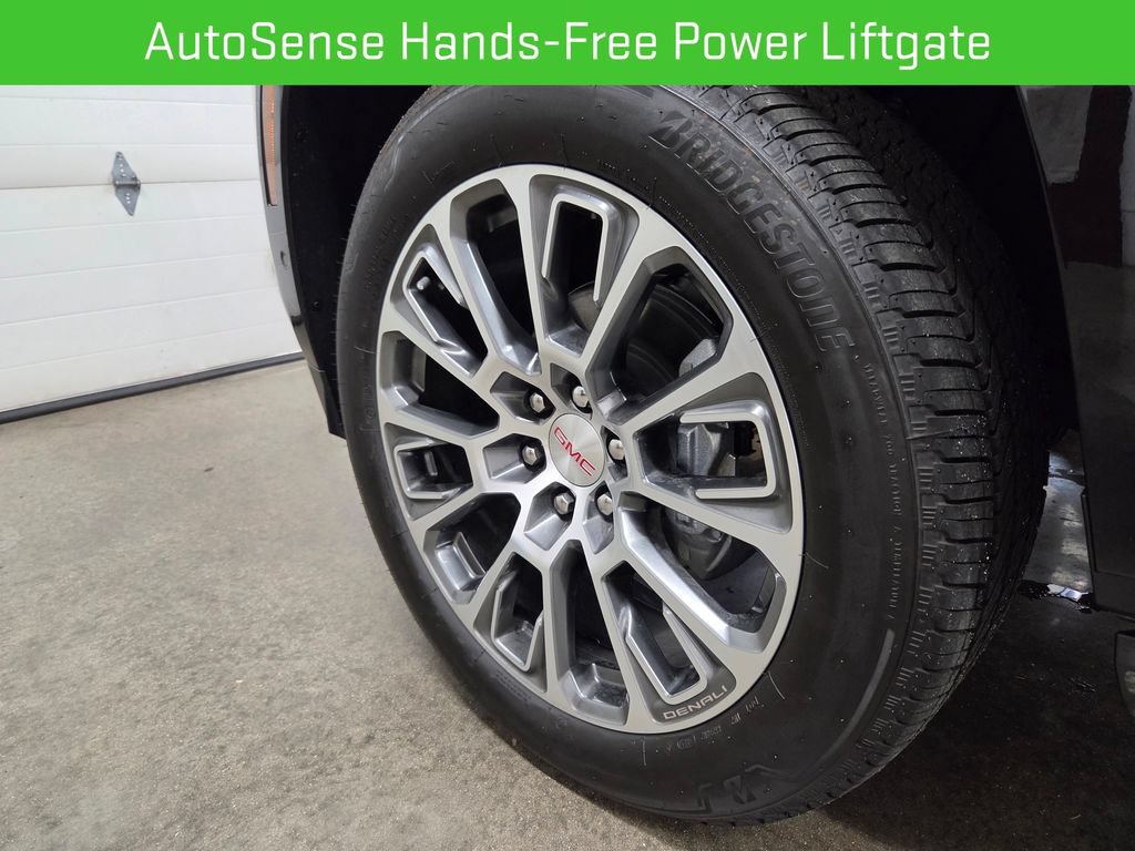 Used 2026 GMC Yukon Denali w/ Sun & Power Step Package AWD/4WD image 12