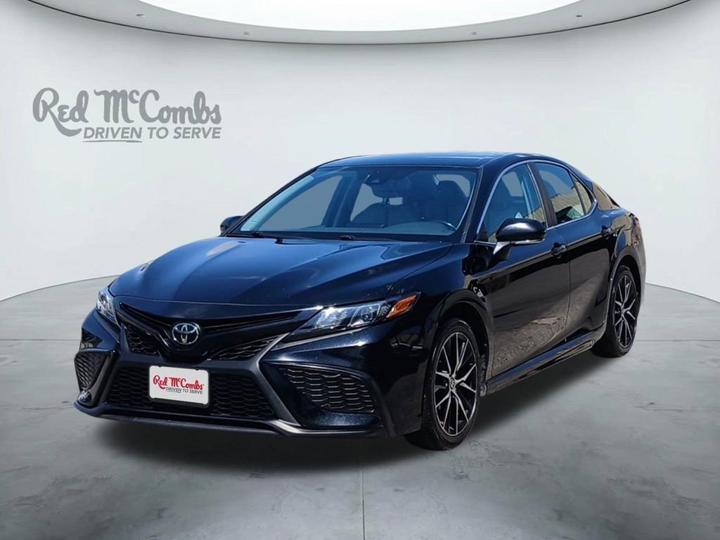 Used 2022 Toyota Camry SE image 1
