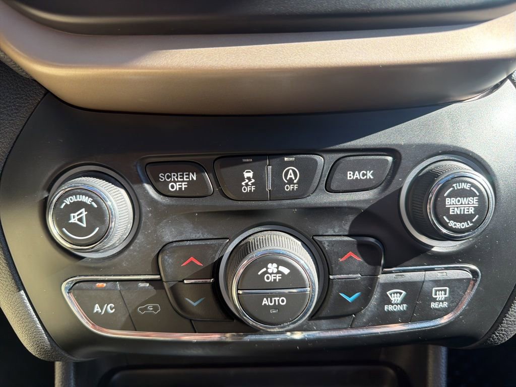 Used 2018 Jeep Cherokee Limited w/ High Altitude Package image 20