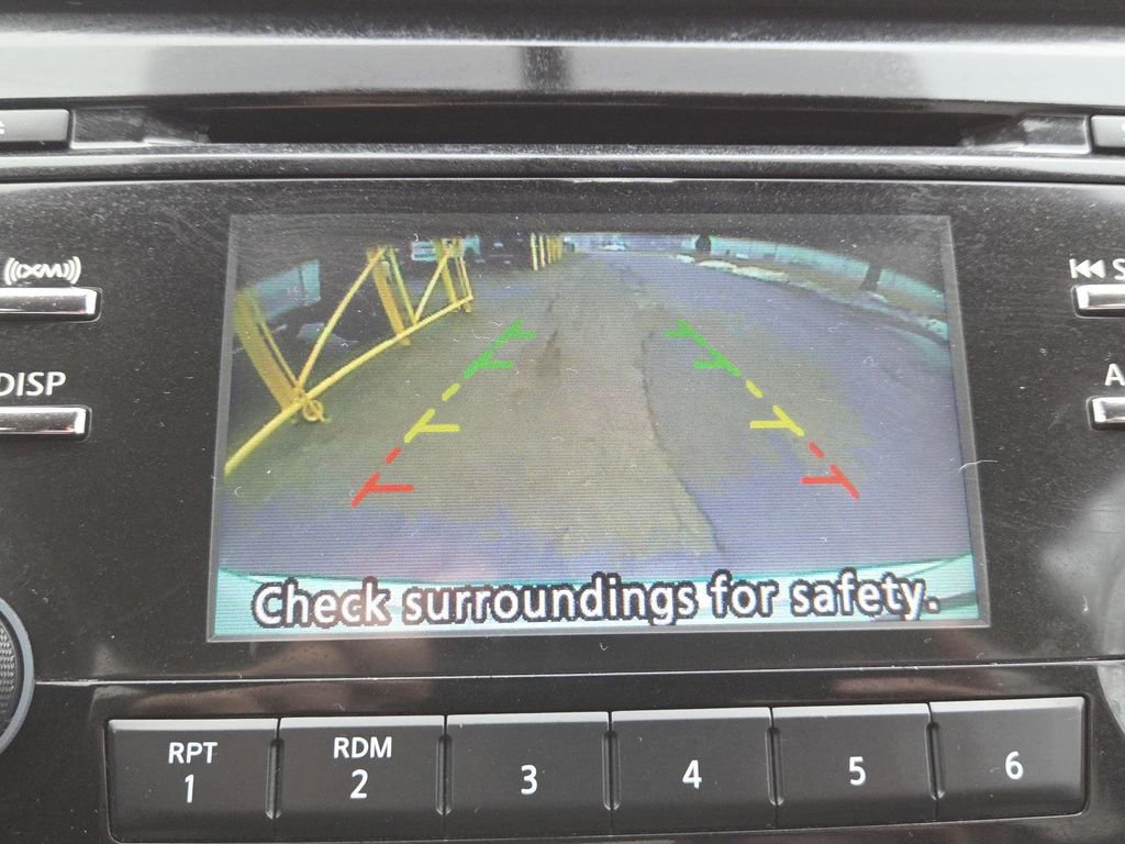 Used 2016 Nissan Rogue SV image 7