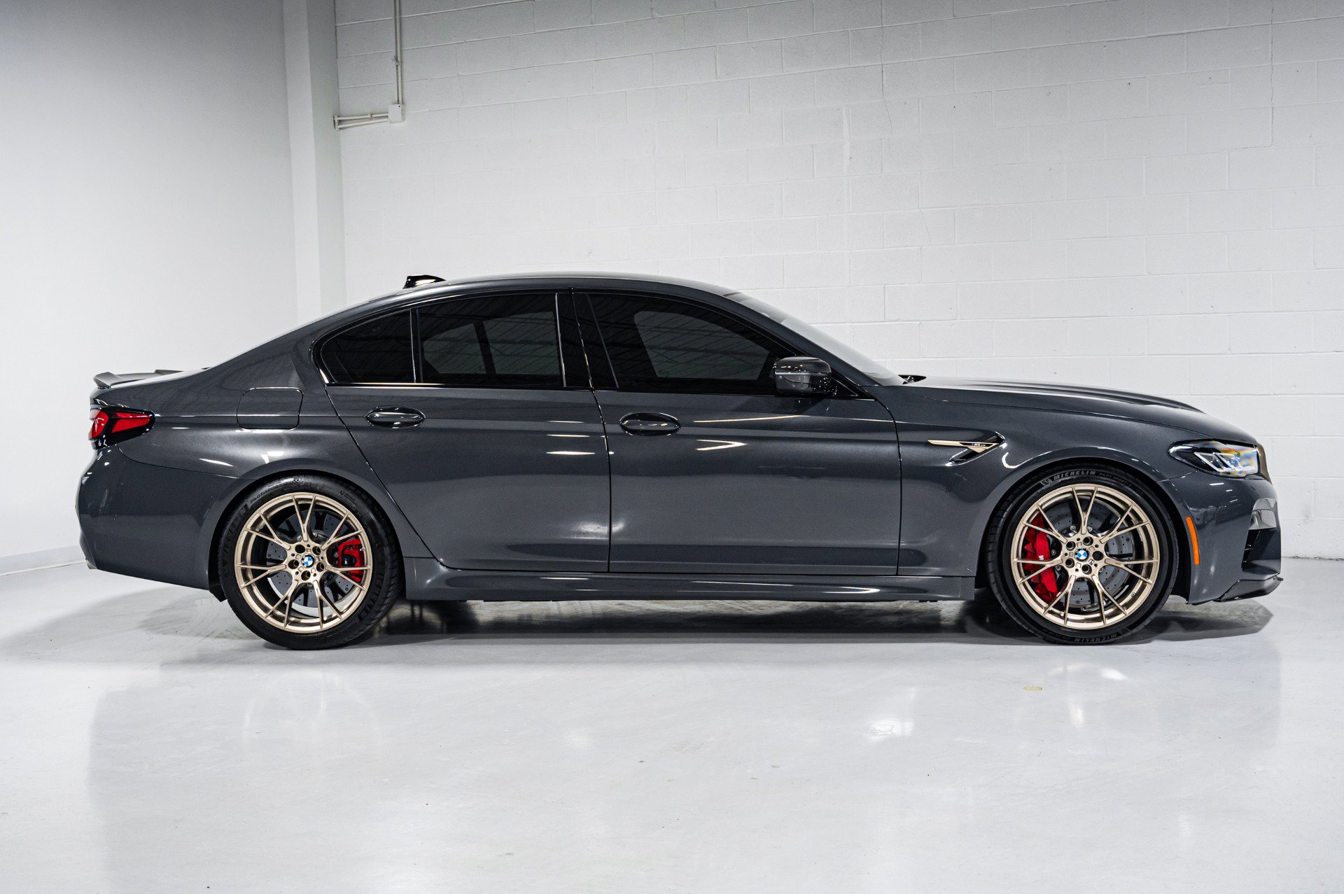 Used 2022 BMW M5 CS AWD/4WD image 2