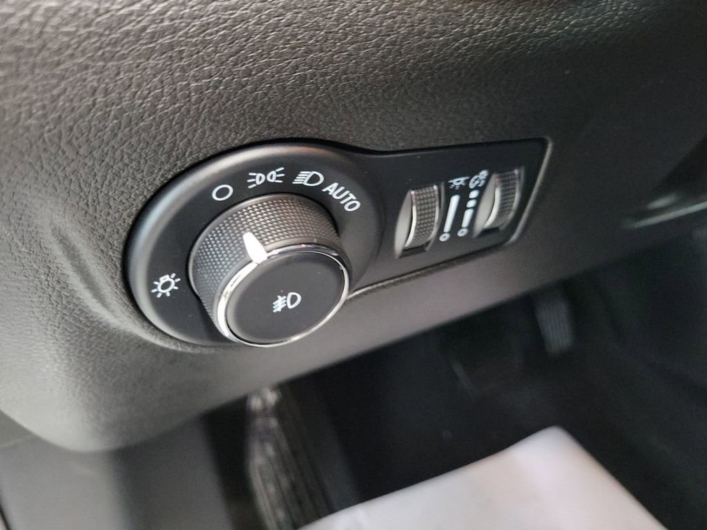 Used 2023 Jeep Compass Trailhawk w/ Trailhawk Convenience Group image 43