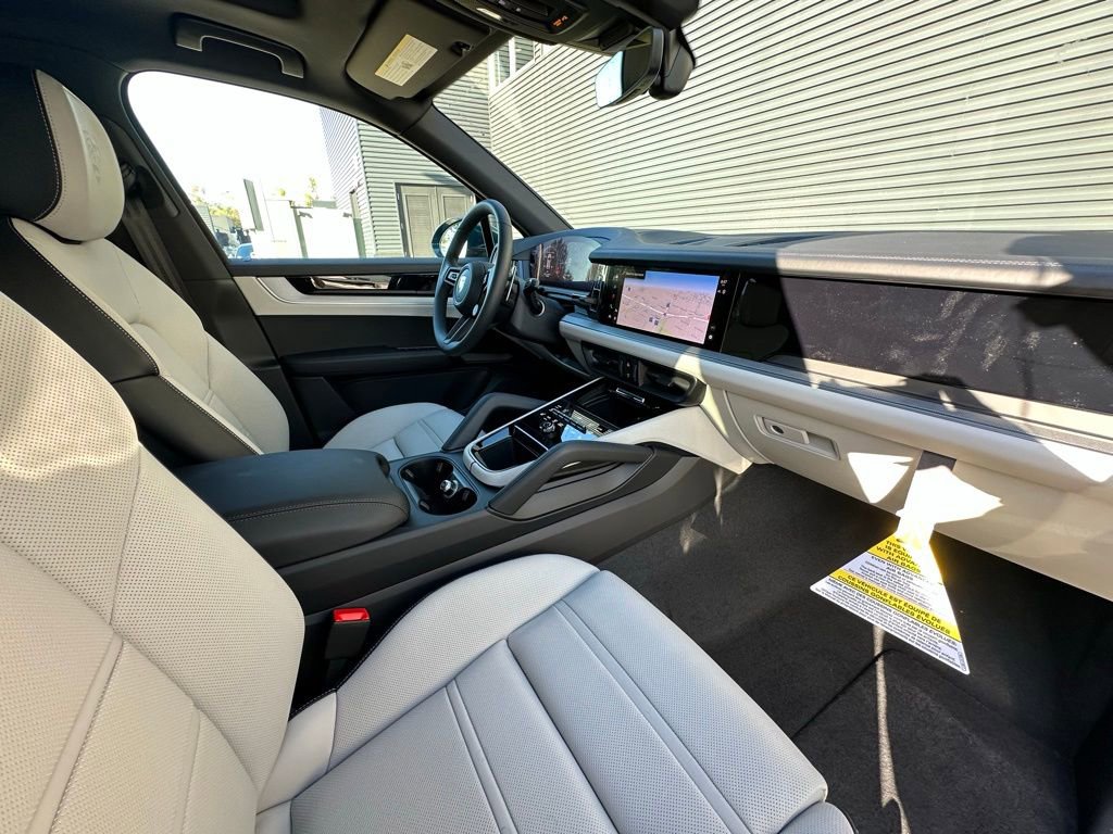 Used 2026 Porsche Cayenne S image 38