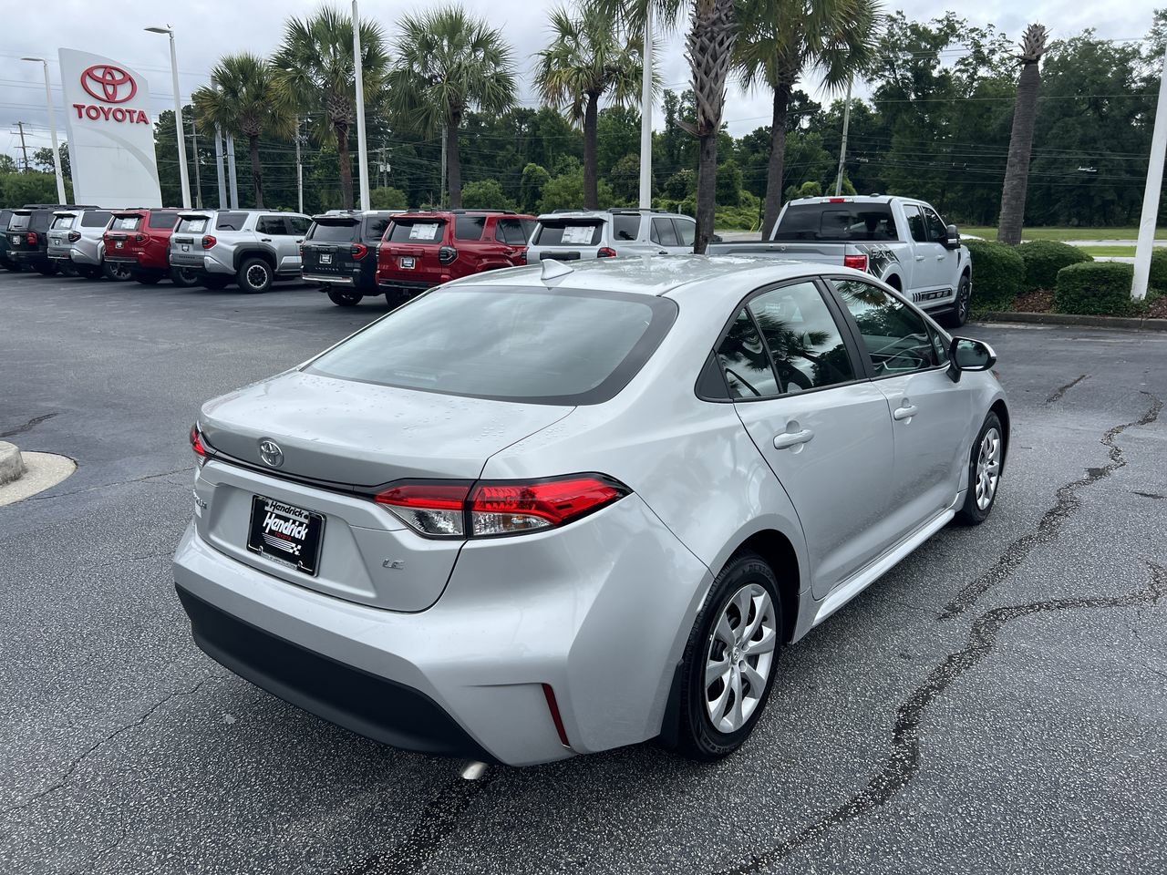 Used 2025 Toyota Corolla LE FWD image 10