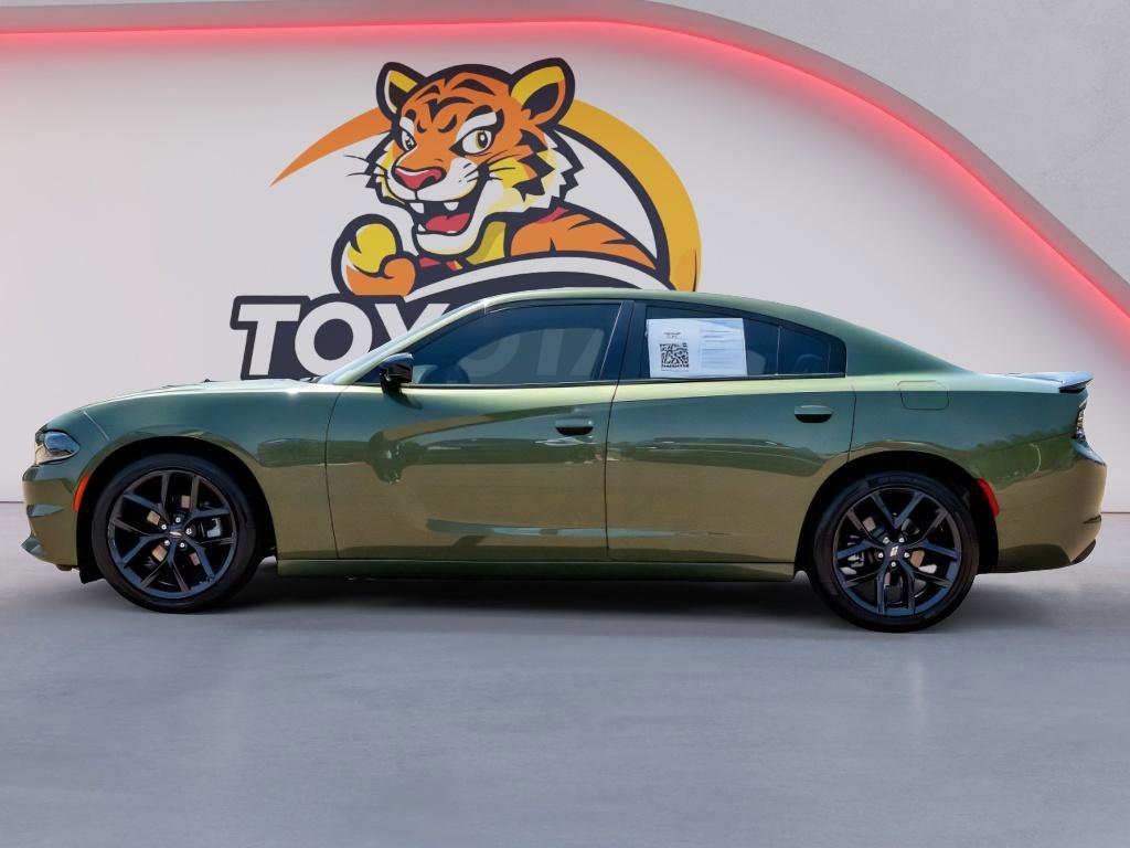 Used 2022 Dodge Charger SXT w/ Blacktop Package RWD image 8