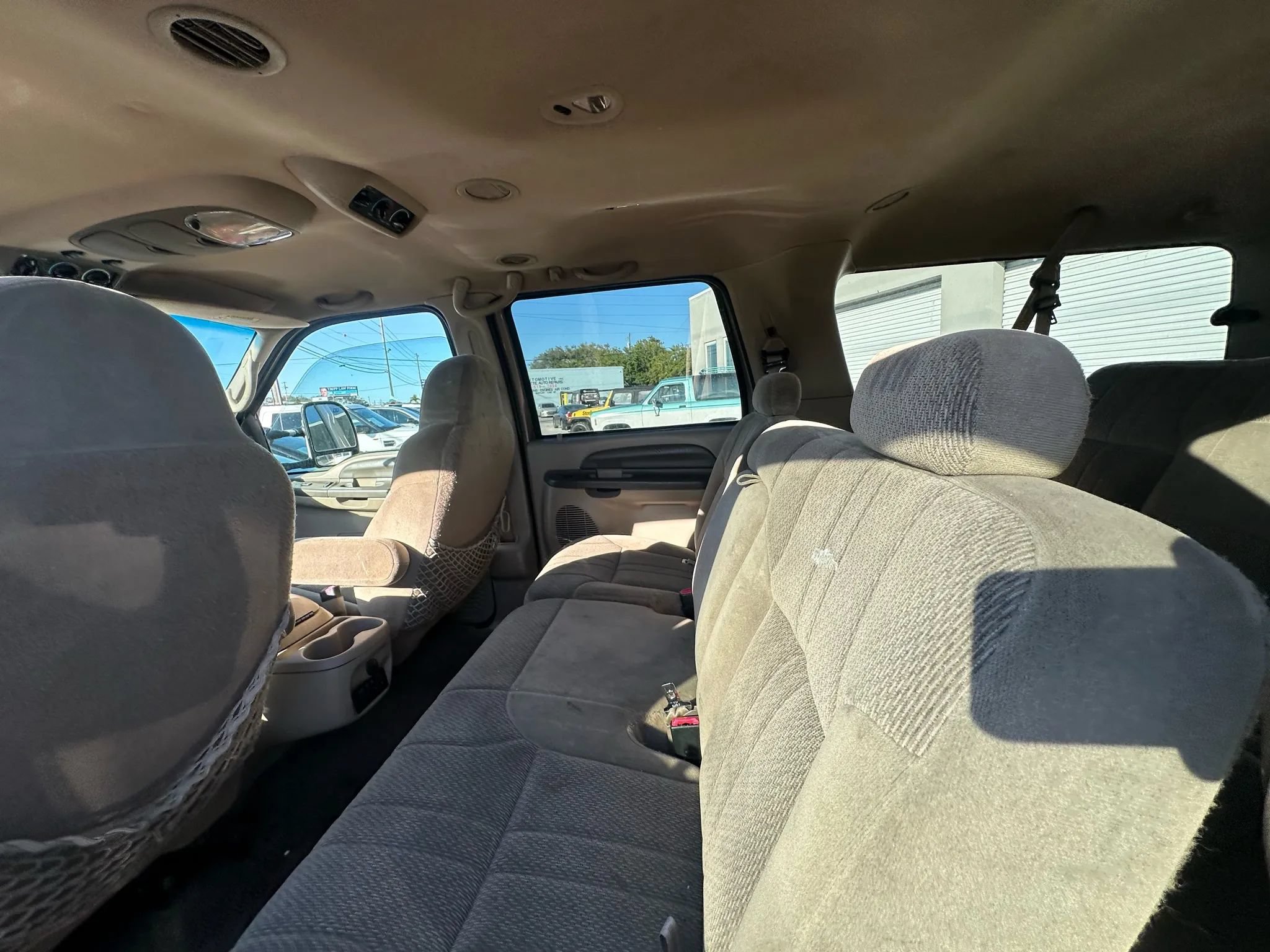Used 2000 Ford Excursion XLT AWD/4WD image 8