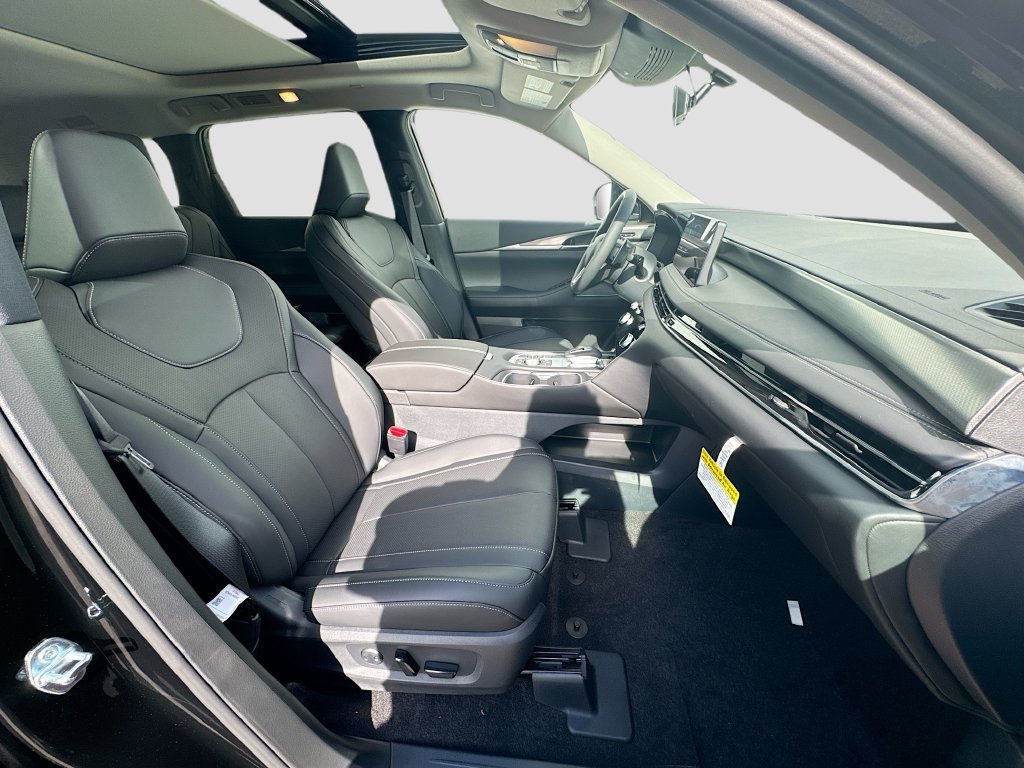 Used 2027 INFINITI QX60 Pure w/ Cargo Package FWD image 31