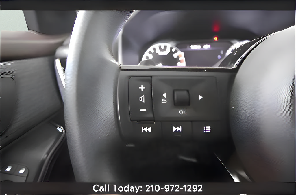 Used 2021 Nissan Rogue SV FWD image 31