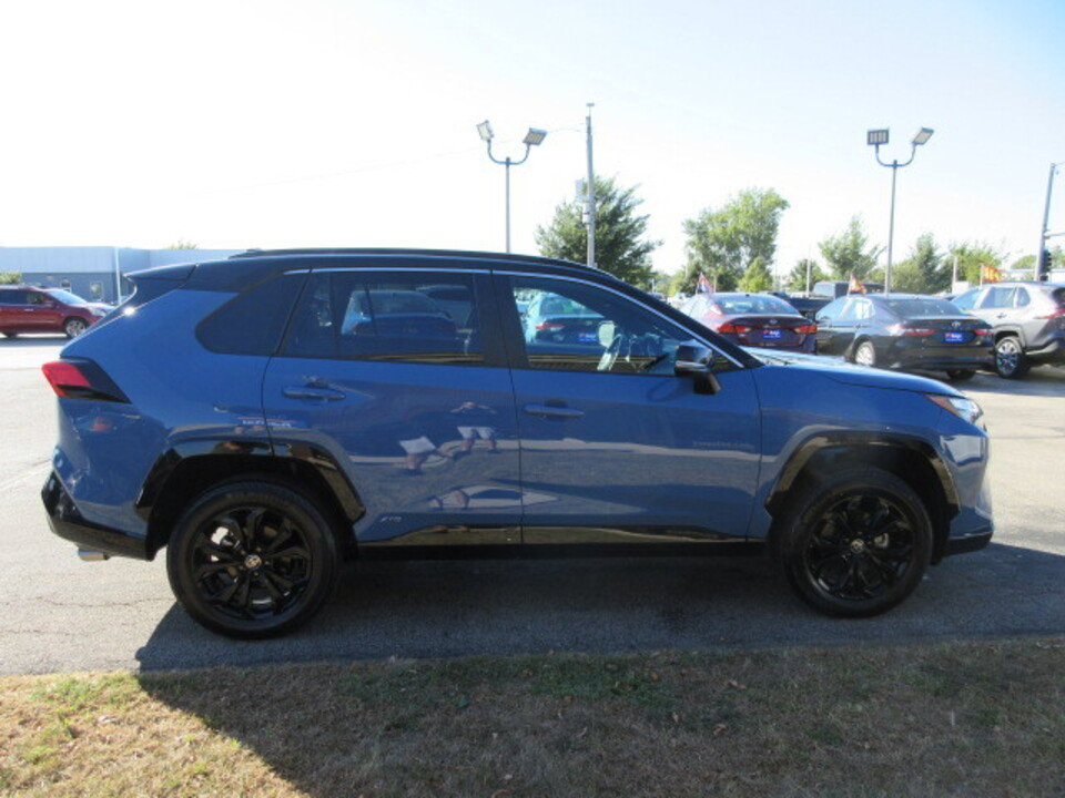 Used 2025 Toyota RAV4 XSE image 6