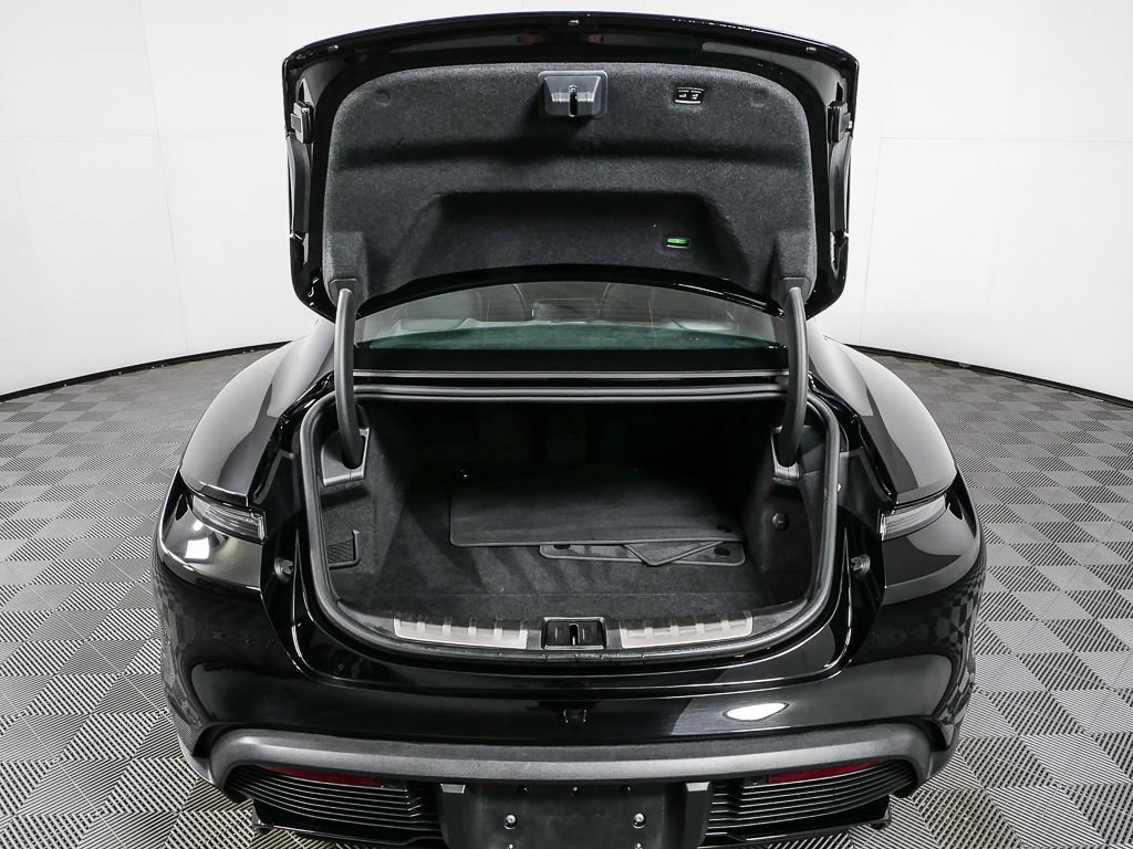 Certified 2024 Porsche Taycan GTS image 32