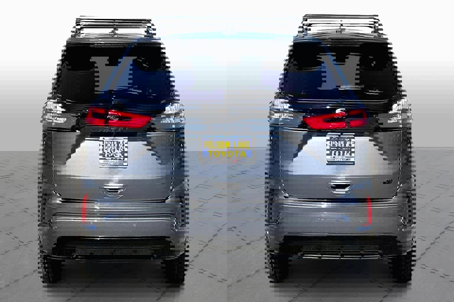 Used 2022 Ford Edge SE w/ Black Appearance Package image 4