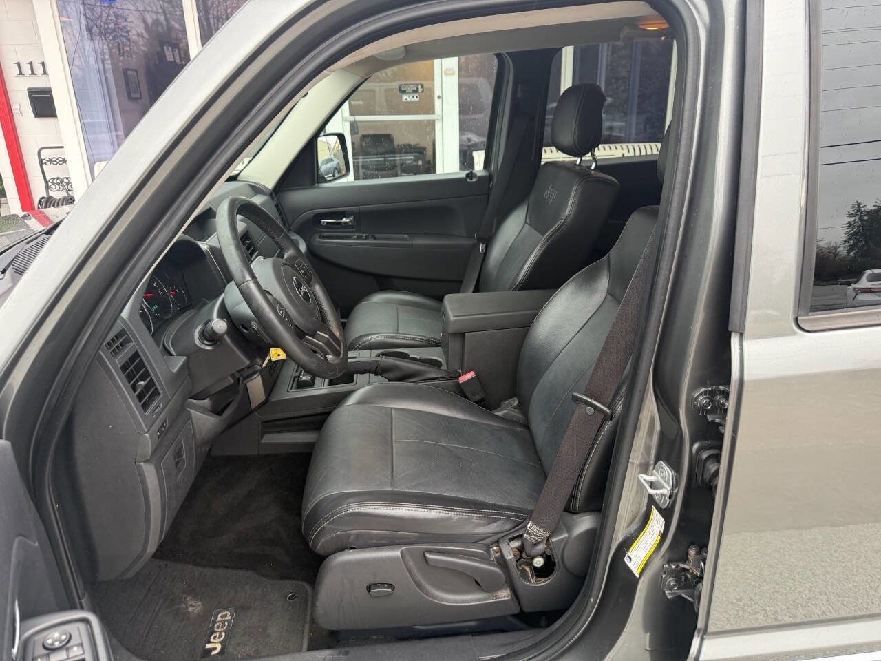 Used 2012 Jeep Liberty Sport image 4