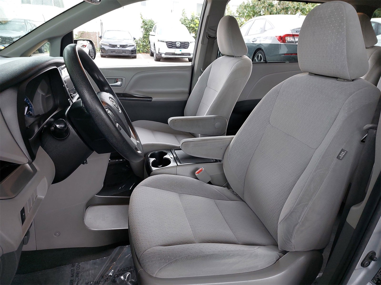 Used 2020 Toyota Sienna LE image 15