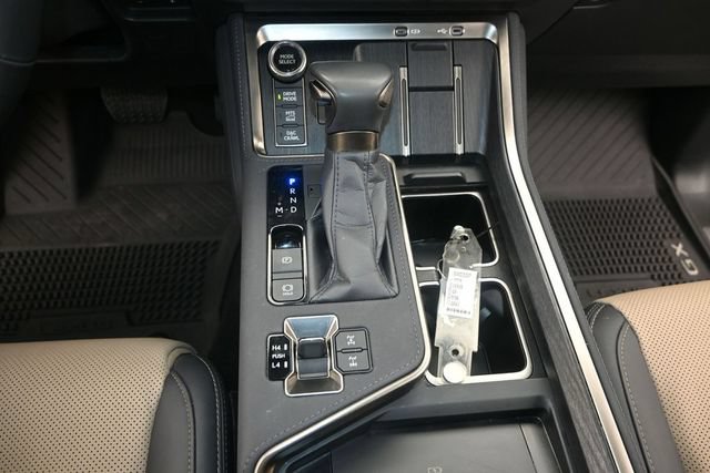 Used 2024 Lexus GX 550 AWD/4WD image 10