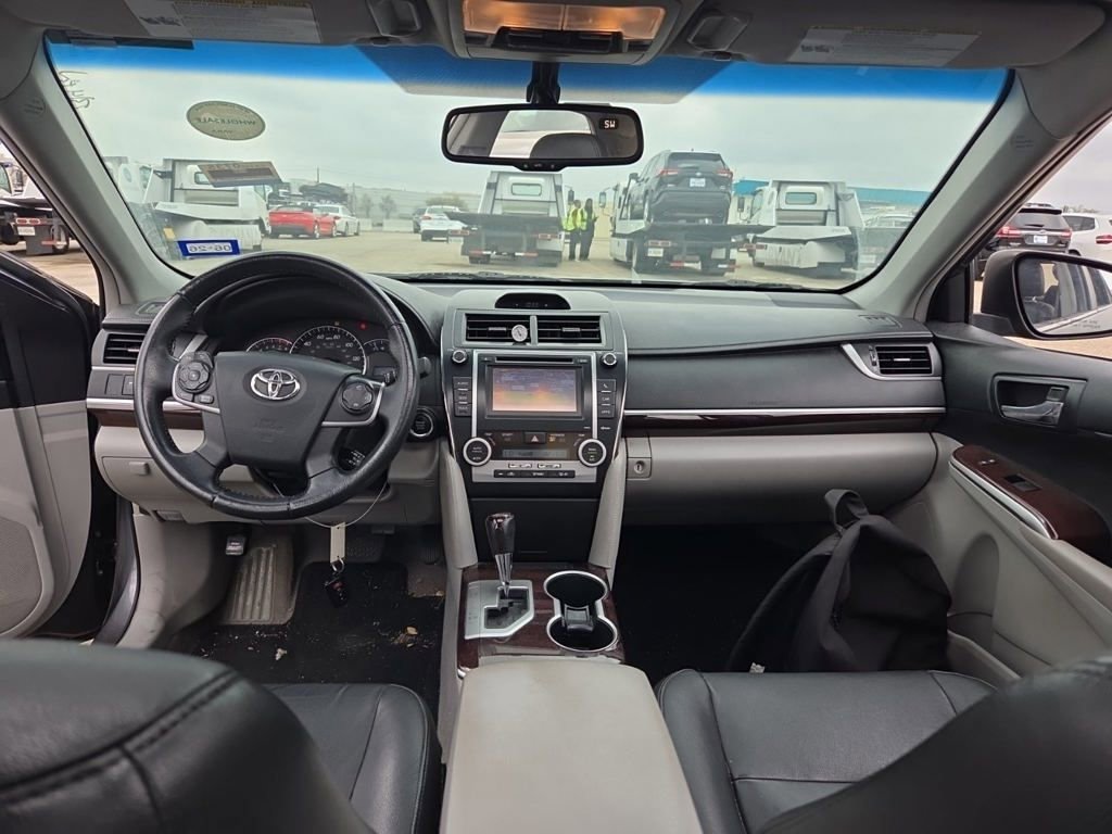 Used 2014 Toyota Camry XLE image 8