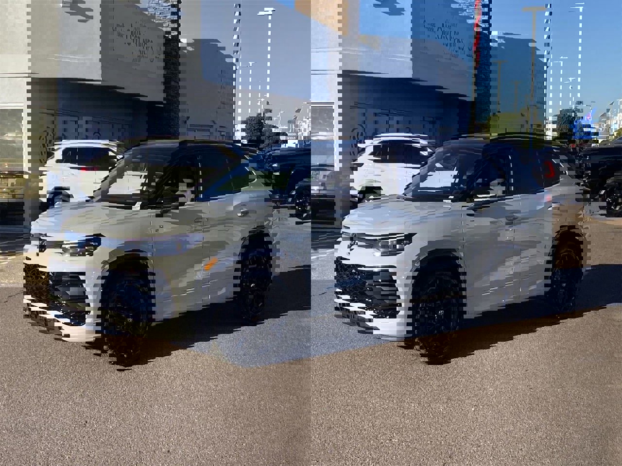 New 2026 Volkswagen Tiguan SE R-Line image 3