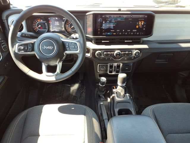 Used 2025 Jeep Wrangler Unlimited Sahara AWD/4WD image 14