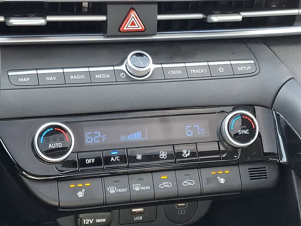 Used 2025 Hyundai Elantra Limited FWD image 16
