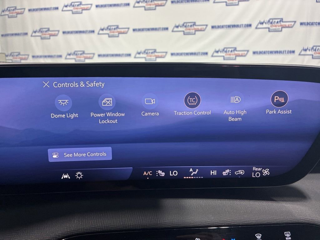 Used 2025 Buick Enclave Preferred AWD/4WD image 44