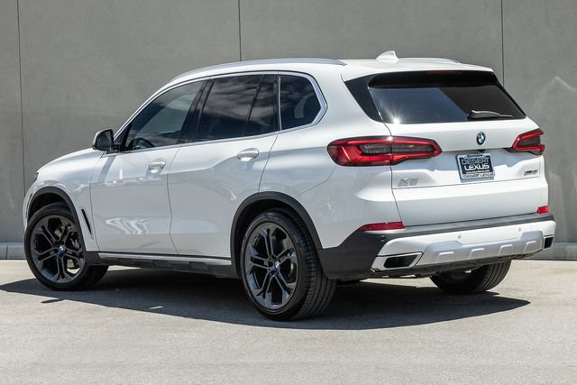 Used 2019 BMW X5 xDrive40i w/ Premium Package 2 AWD/4WD video 3