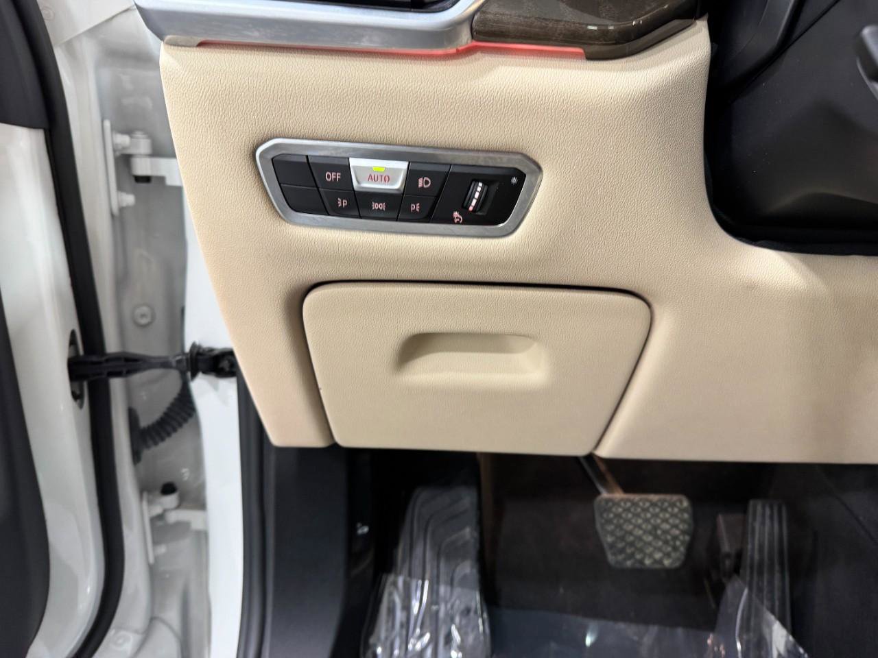 Used 2022 BMW X5 xDrive40i w/ Parking Assistance Package image 30