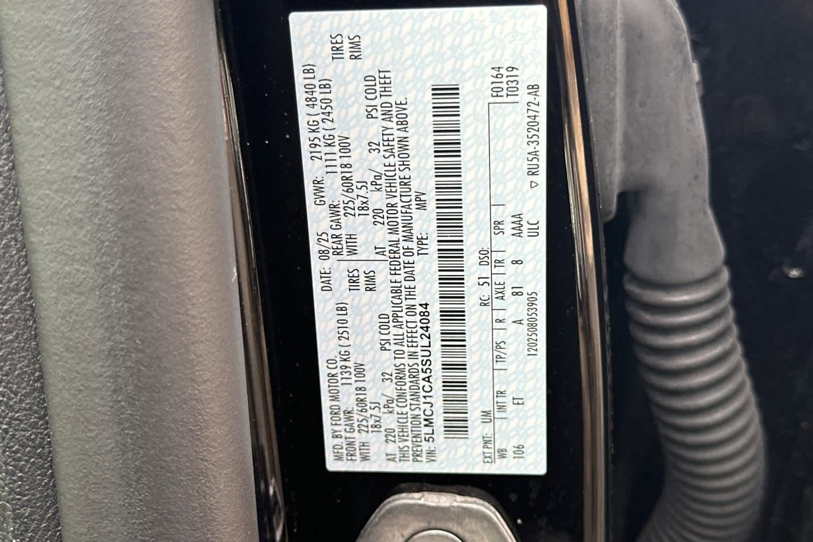 Used 2025 Lincoln Corsair FWD image 30