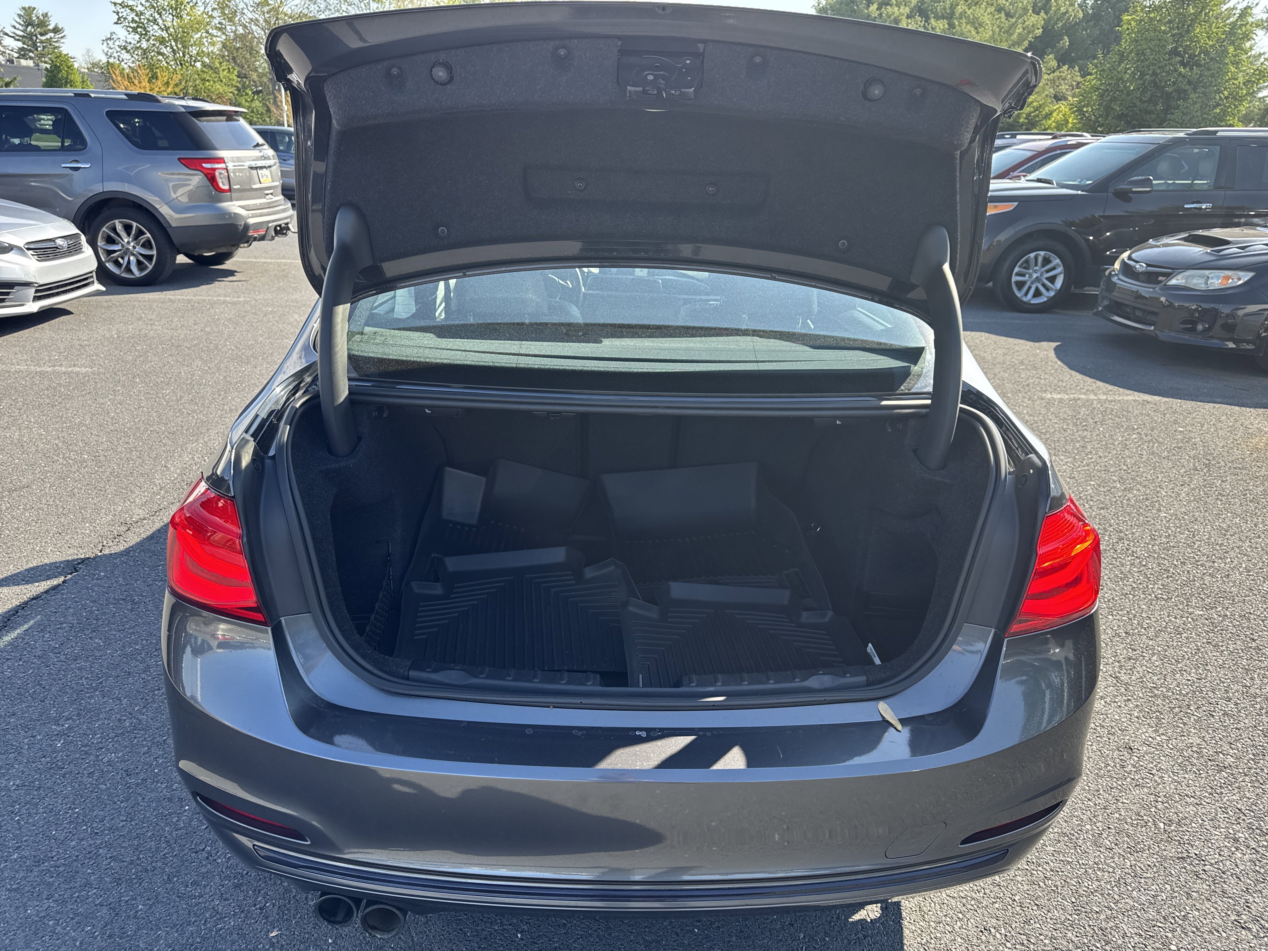 Used 2018 BMW 330i xDrive Sedan w/ Convenience Package AWD/4WD image 29