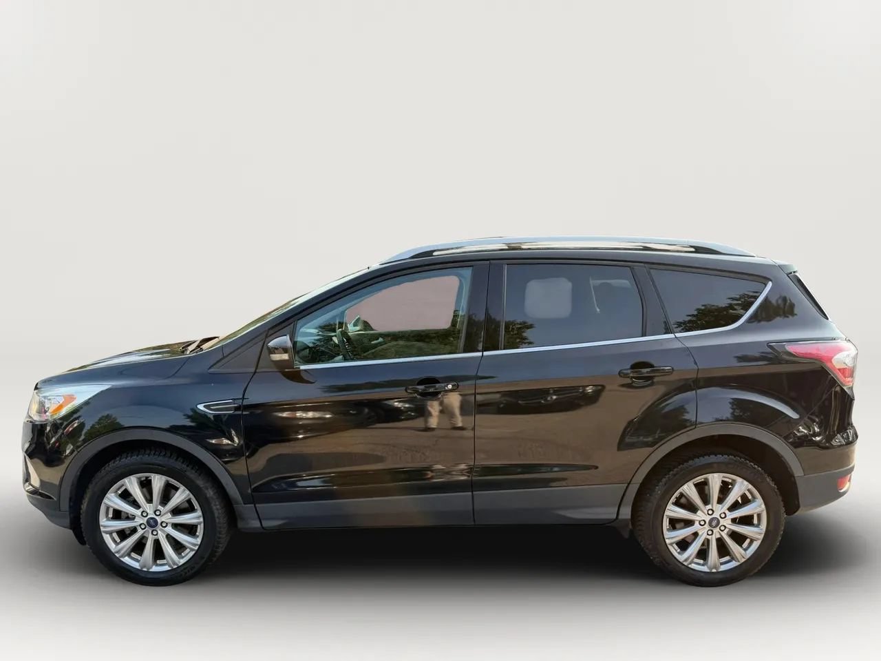 Used 2017 Ford Escape Titanium AWD/4WD image 11