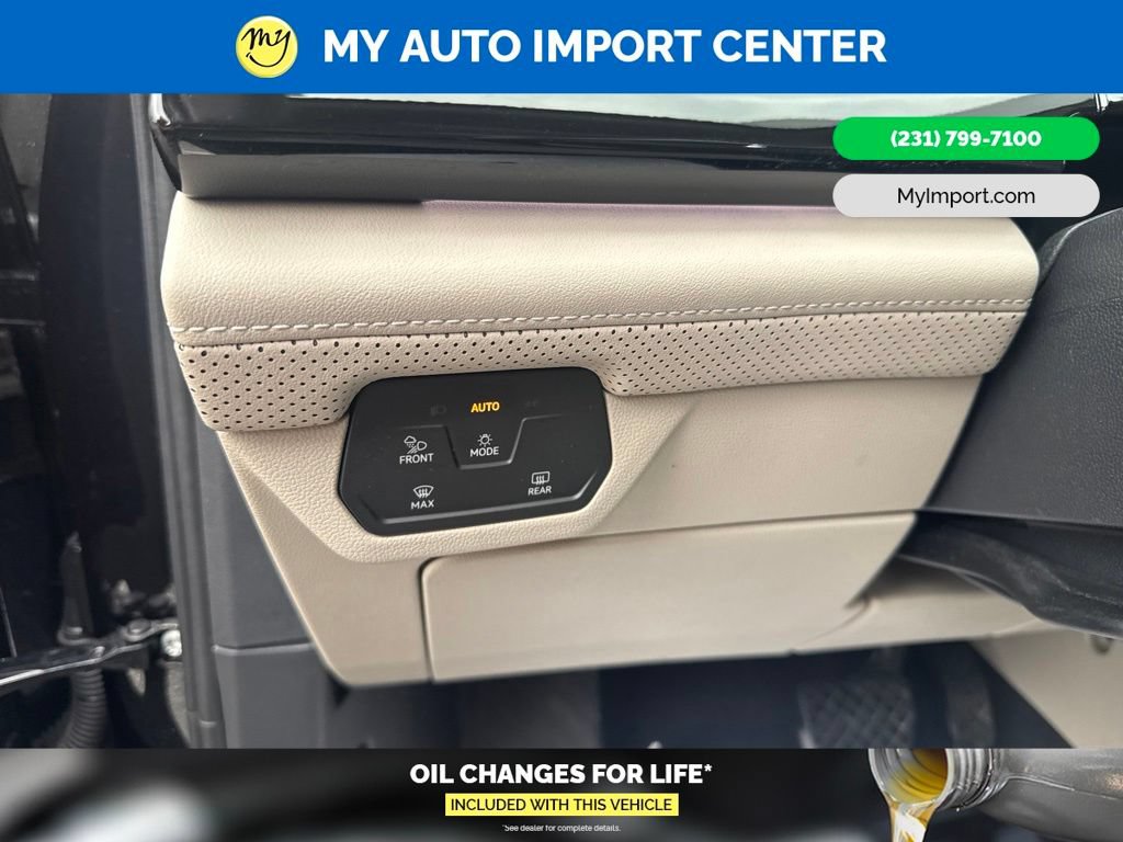 Used 2025 Volkswagen Atlas SEL AWD/4WD image 15