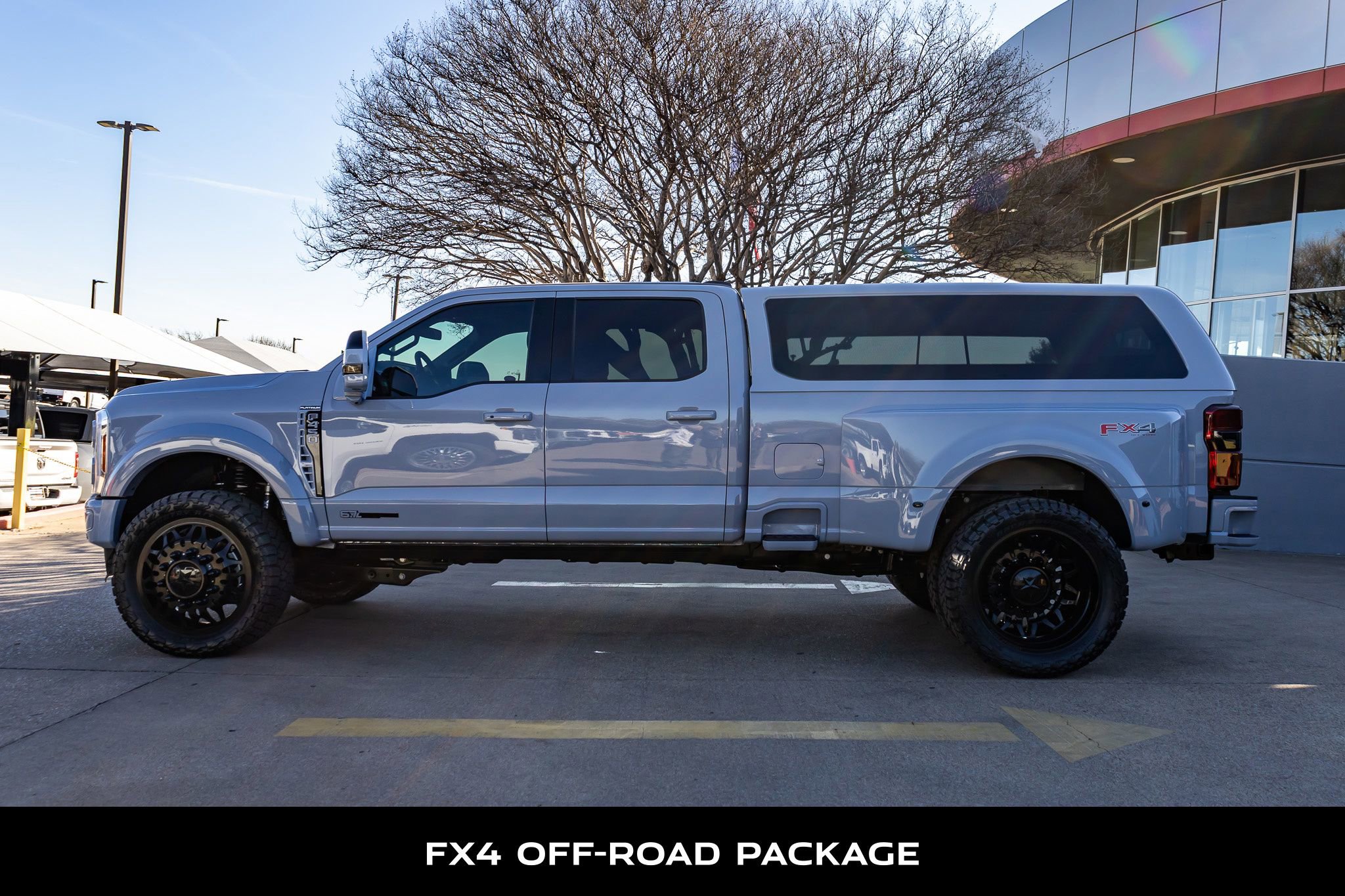 Used 2025 Ford F450 Platinum w/ FX4 Off-Road Package image 6