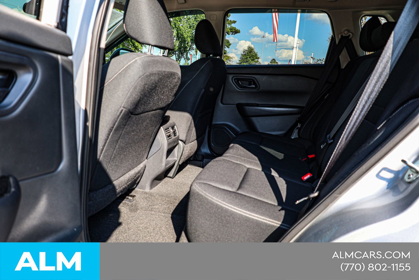 Used 2024 Nissan Rogue S image 19