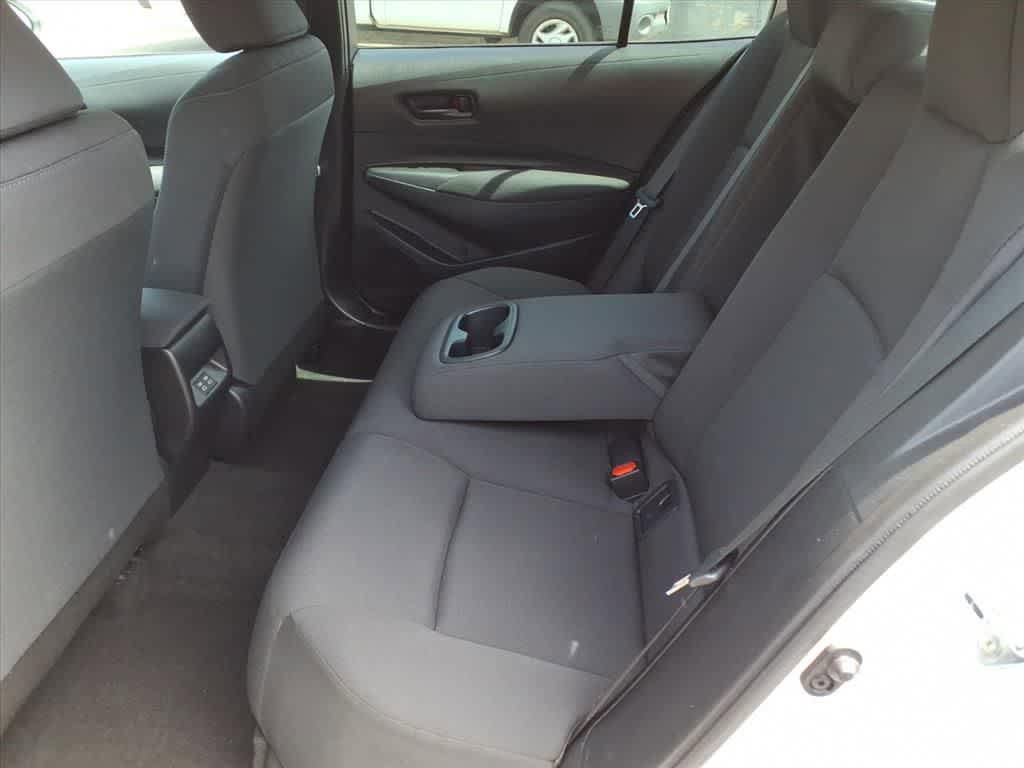 Used 2025 Toyota Corolla LE FWD image 9