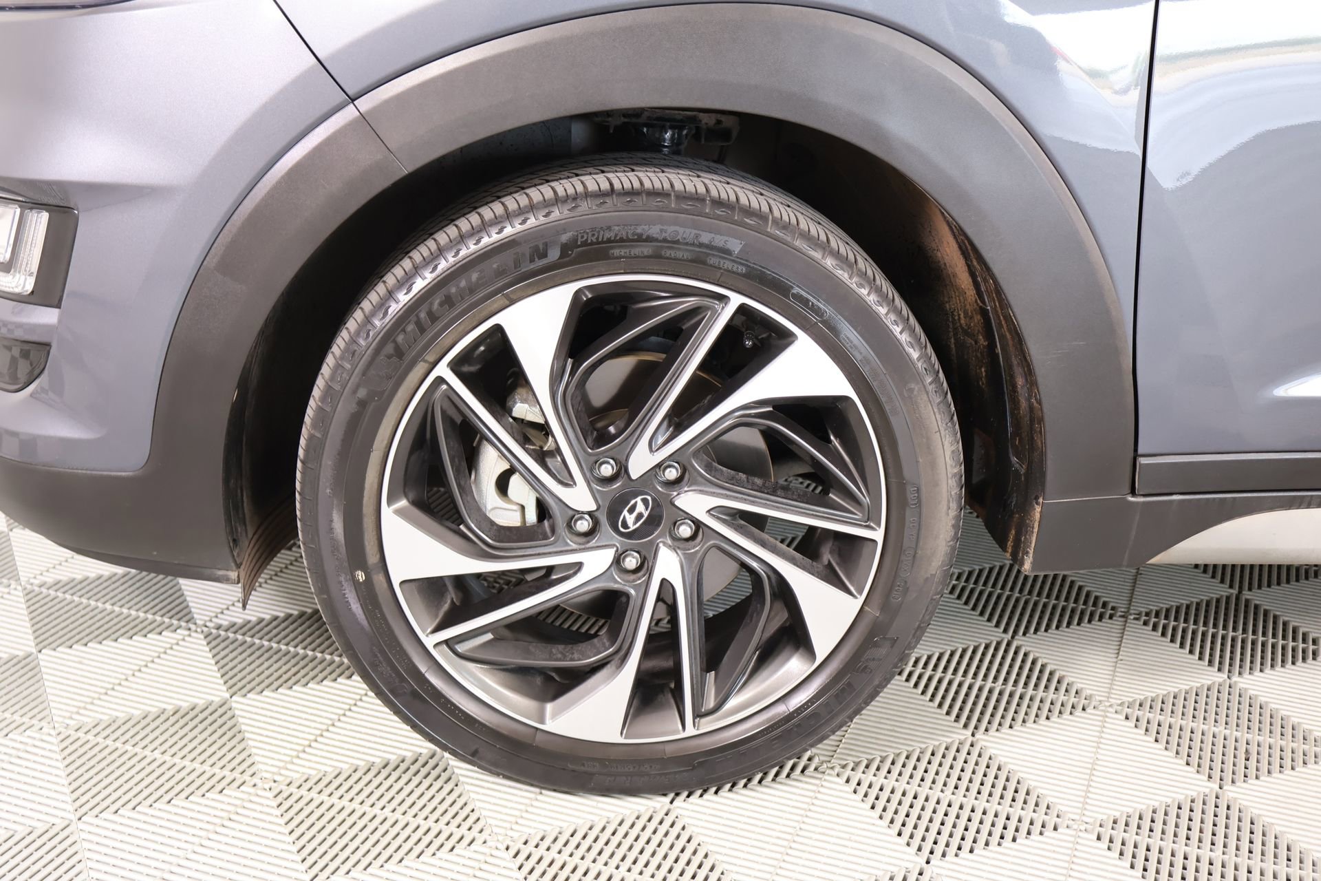 Used 2019 Hyundai Tucson Sport FWD image 17