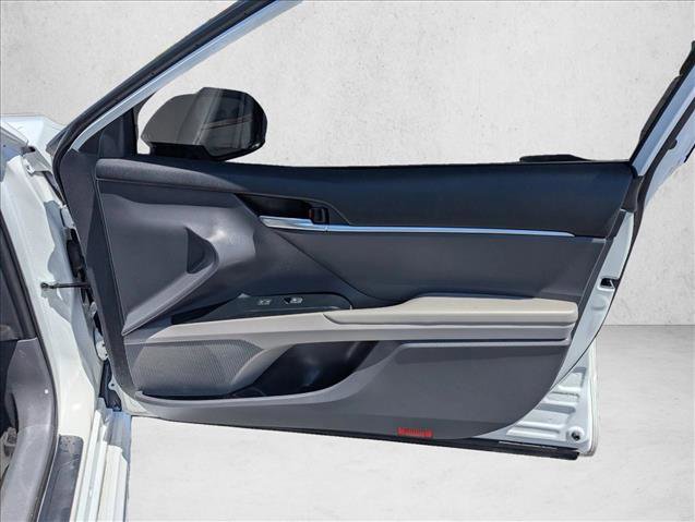 Used 2020 Toyota Camry SE FWD image 25