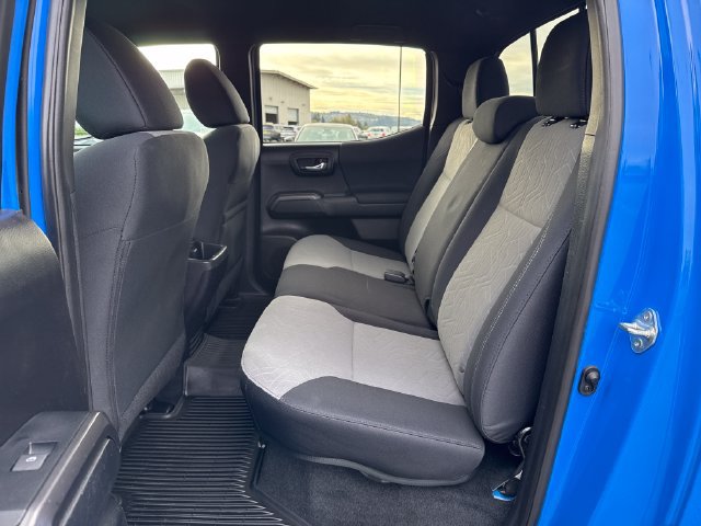 Used 2021 Toyota Tacoma TRD Off-Road AWD/4WD image 16