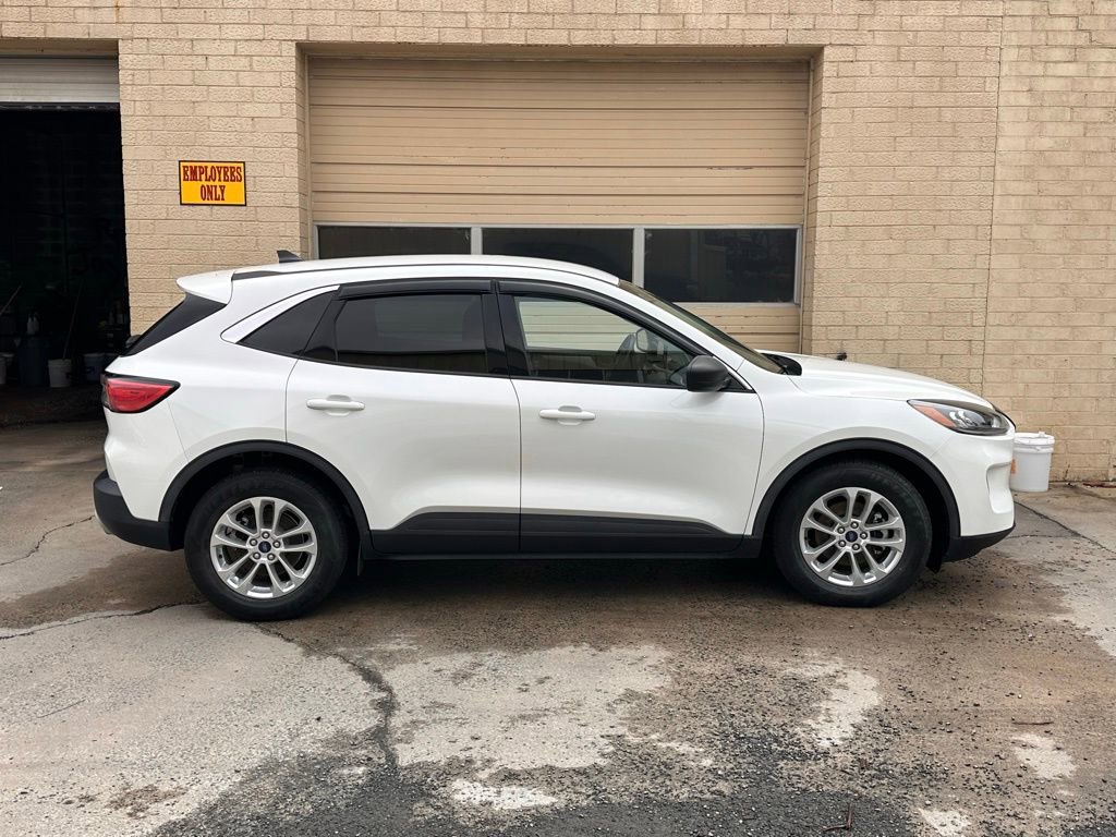 Used 2022 Ford Escape SE w/ Convenience Package image 3