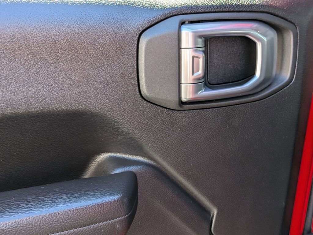 Used 2025 Jeep Wrangler Rubicon w/ Convenience Group image 27