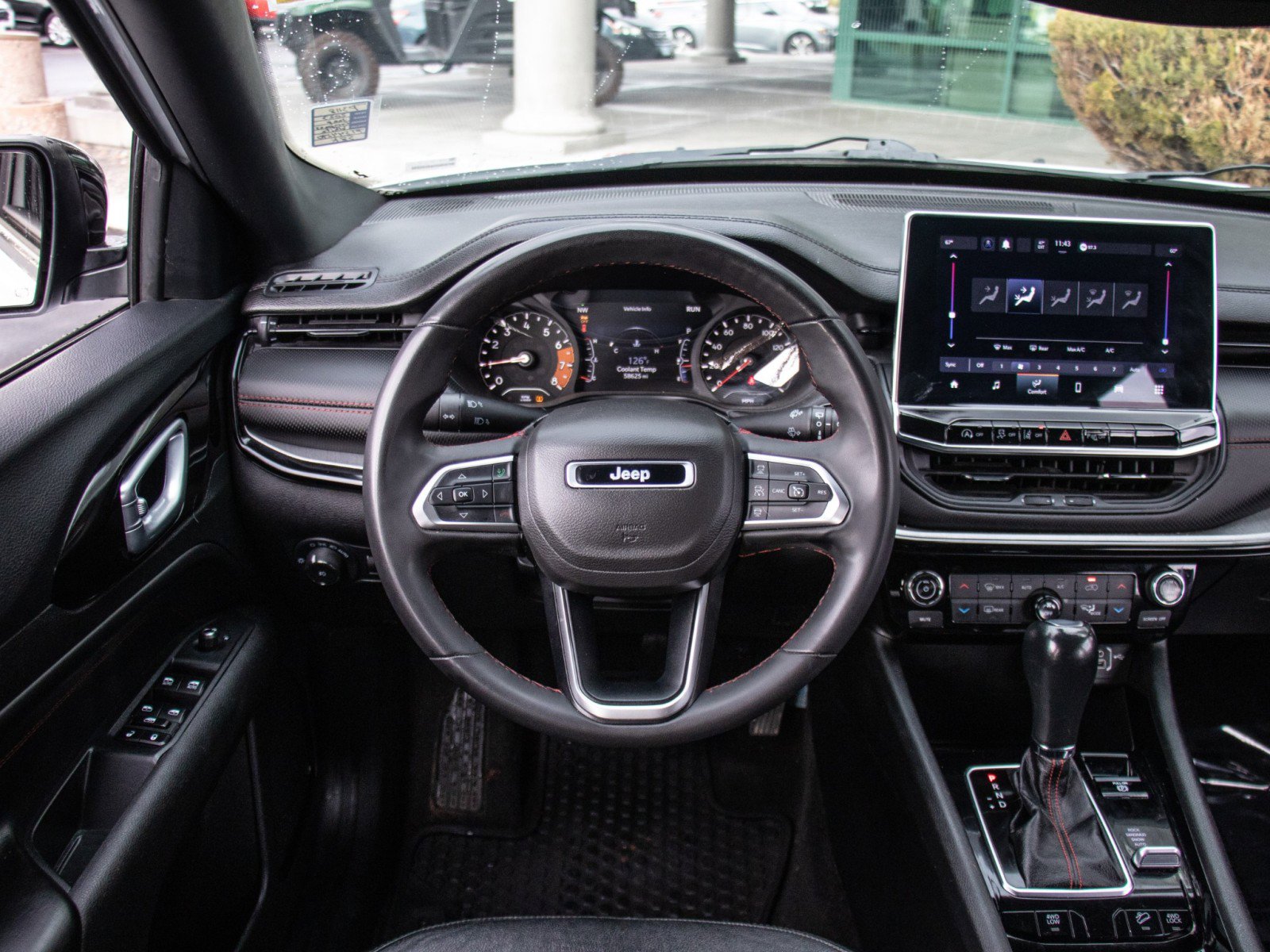 Used 2023 Jeep Compass Trailhawk image 12