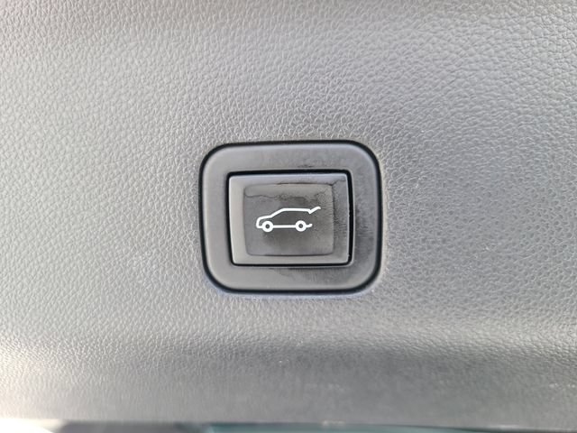 Used 2024 GMC Yukon XL Denali AWD/4WD image 6