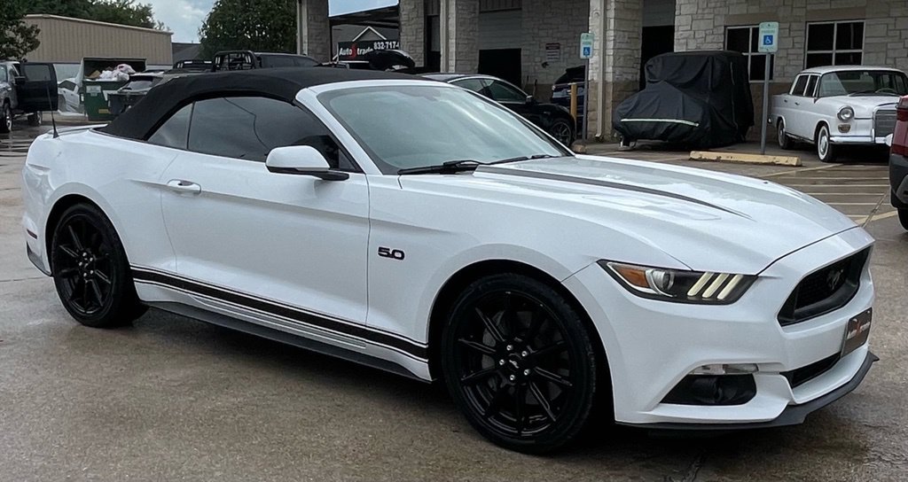 Used 2016 Ford Mustang GT Premium w/ Black Accent Package RWD image 2