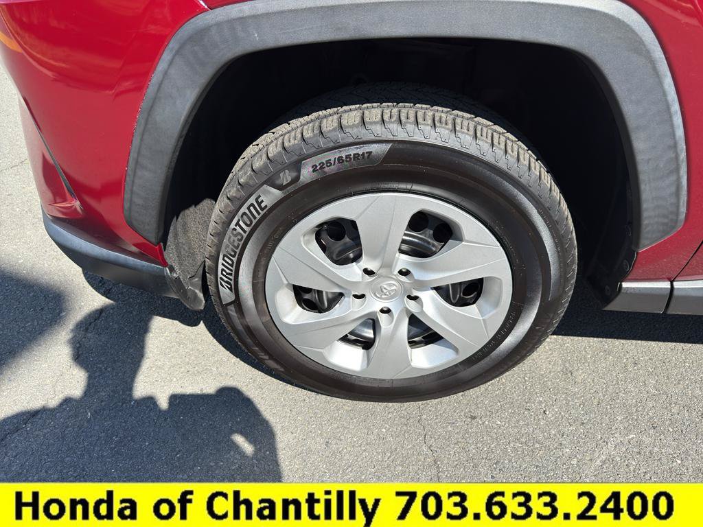 Used 2021 Toyota RAV4 LE AWD/4WD image 30