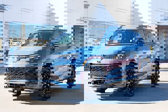 New 2026 Volkswagen Tiguan SE R-Line image 1