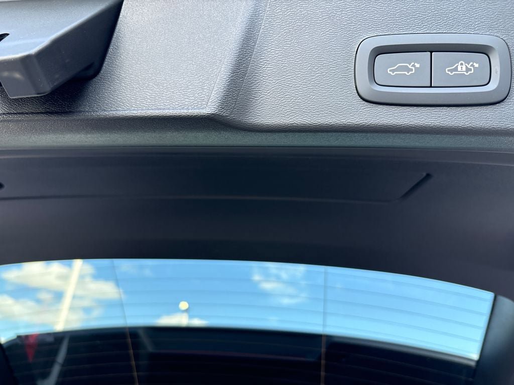 New 2026 Volvo XC40 B5 Plus w/ Protection Package Premier AWD/4WD image 13
