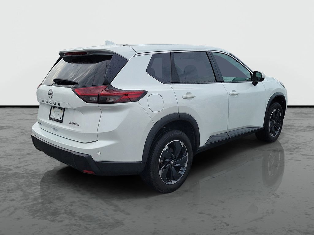Used 2024 Nissan Rogue SV AWD/4WD image 2