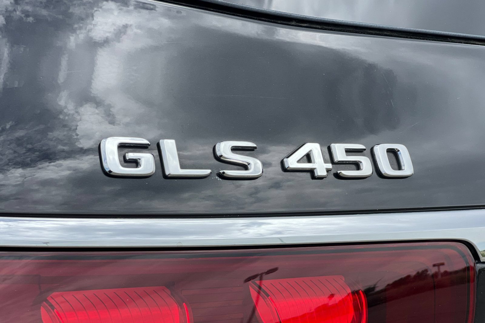 Used 2025 Mercedes-Benz GLS 450 4MATIC image 13