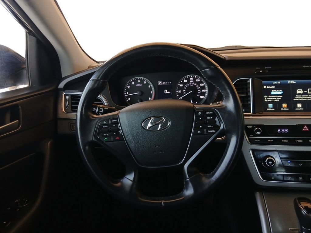 Used 2016 Hyundai Sonata Sport w/ Option Group 1V FWD image 12